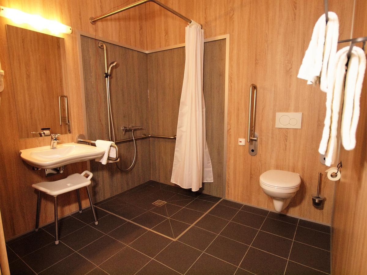 Hotel Traumfabrik Buettelborn ภายนอก รูปภาพ