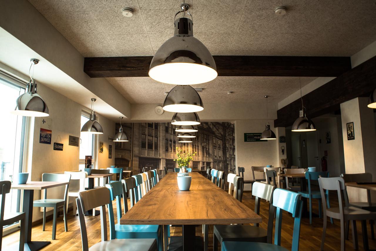Hotel Traumfabrik Buettelborn ภายนอก รูปภาพ