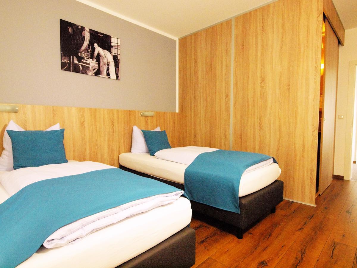 Hotel Traumfabrik Buettelborn ภายนอก รูปภาพ