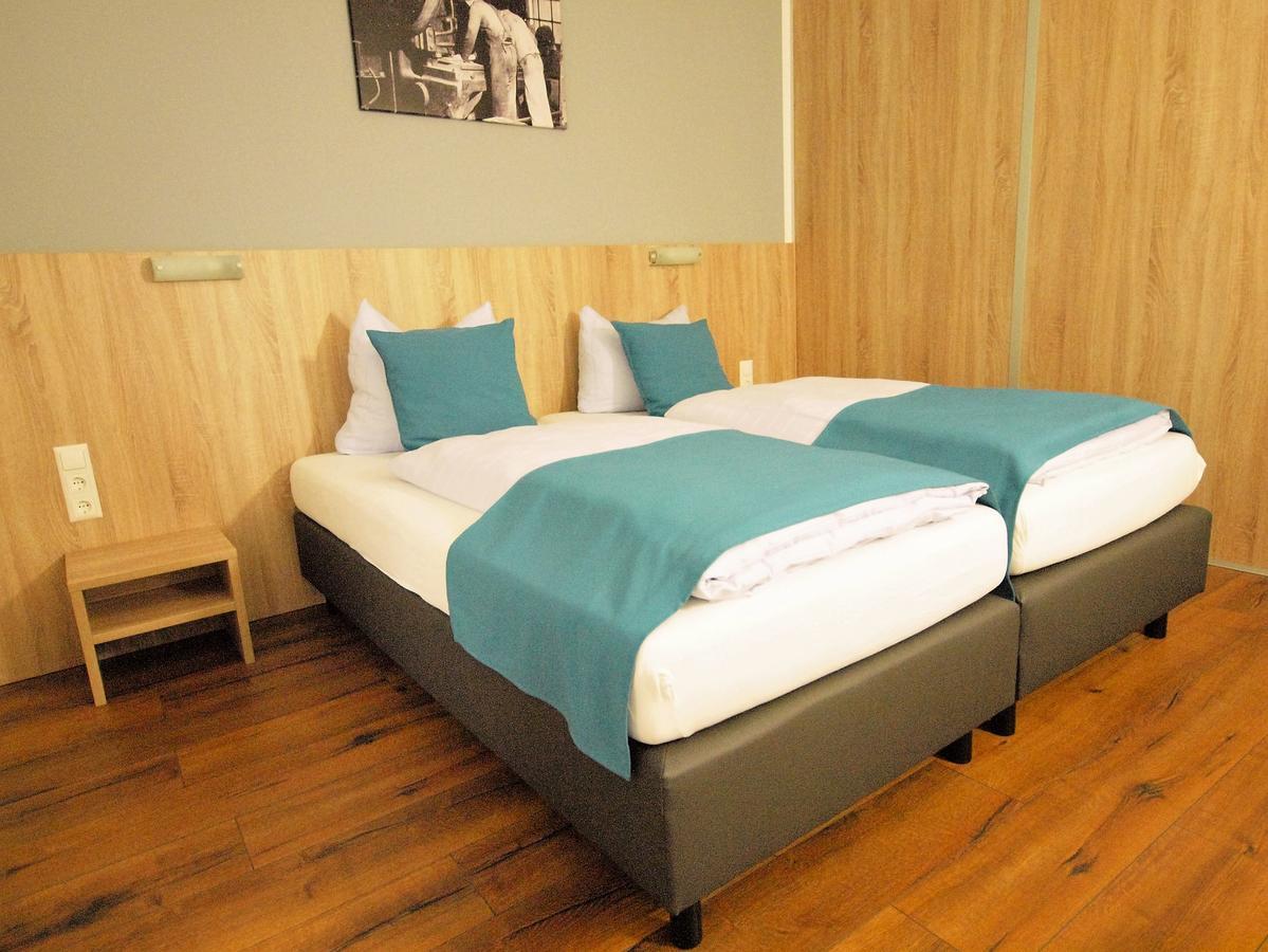 Hotel Traumfabrik Buettelborn ภายนอก รูปภาพ