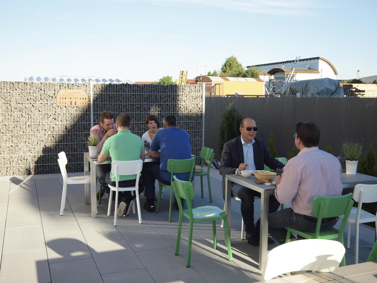 Hotel Traumfabrik Buettelborn ภายนอก รูปภาพ