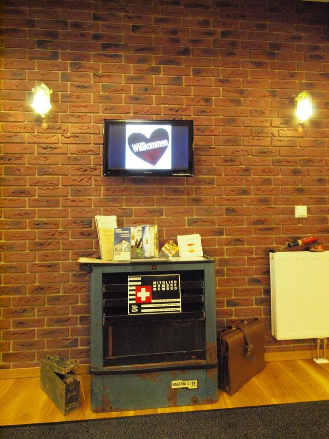 Hotel Traumfabrik Buettelborn ภายนอก รูปภาพ